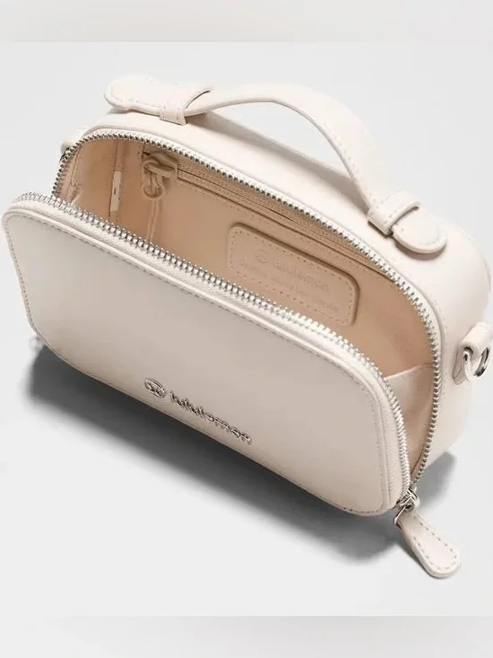 Lululemon Leather Alternative Camera
Crossbody Bag-Cashew NWT - Picture 2 of 16